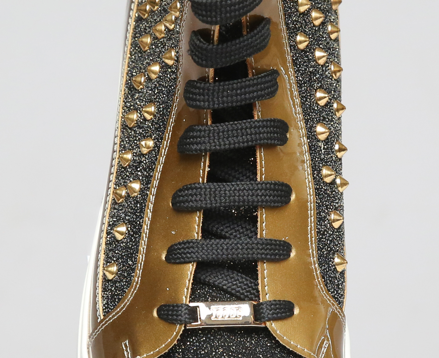 Knöchelhohe Sneakers, goldene Sneakers, Sneakers mit Nieten, Ledersneakers, Herrensneakers, Sneakers von Mister – Bild 3